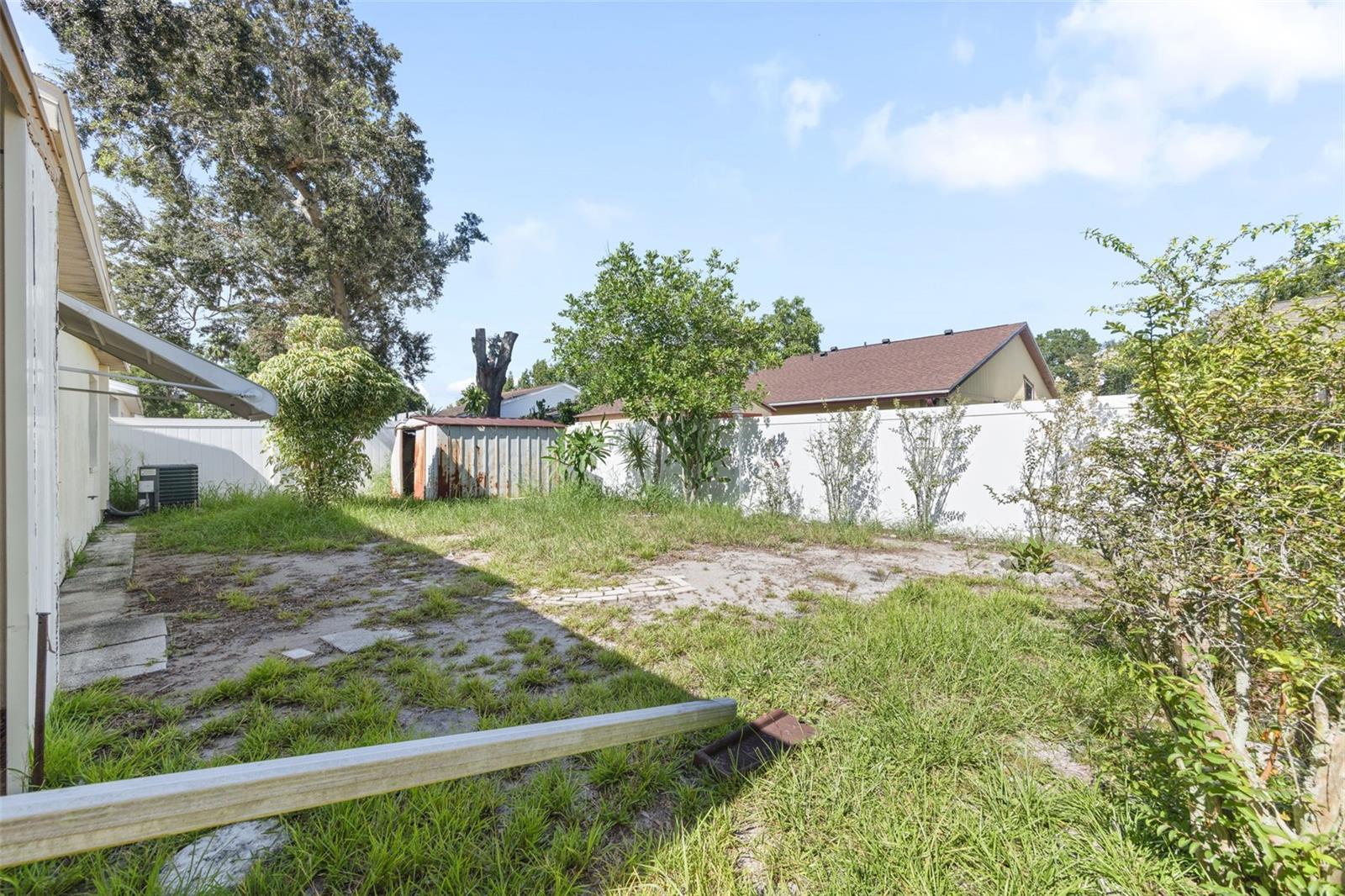13427 LARAWAY DR — photo 41