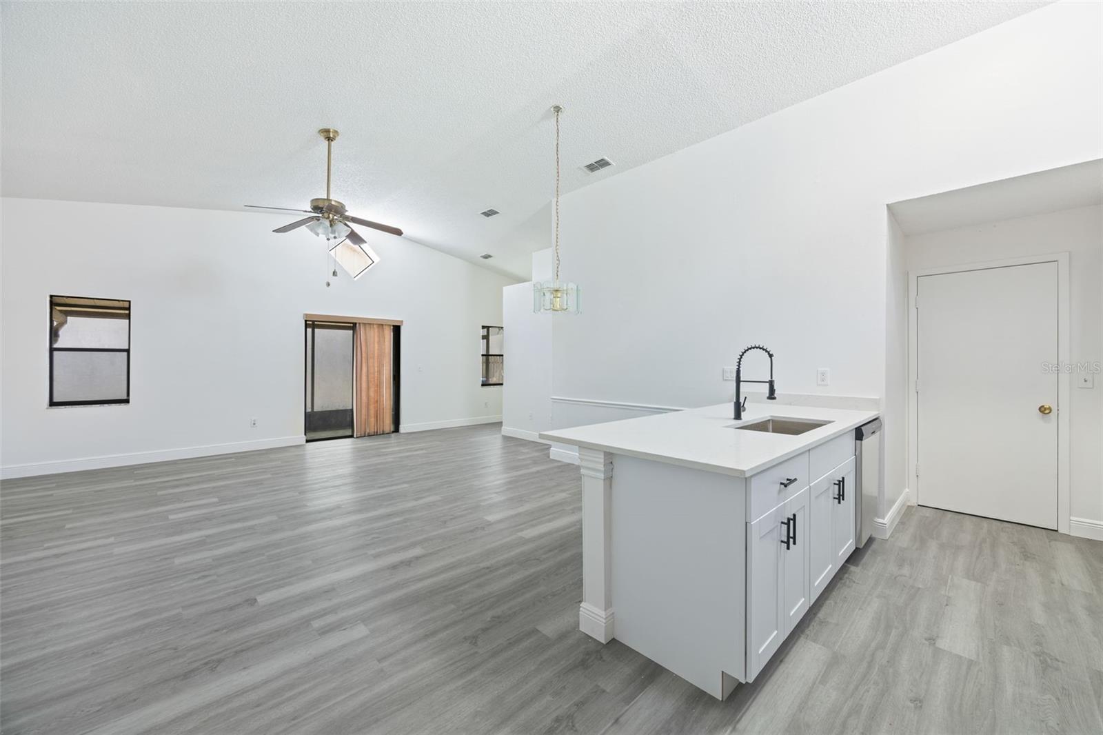13427 LARAWAY DR — photo 14