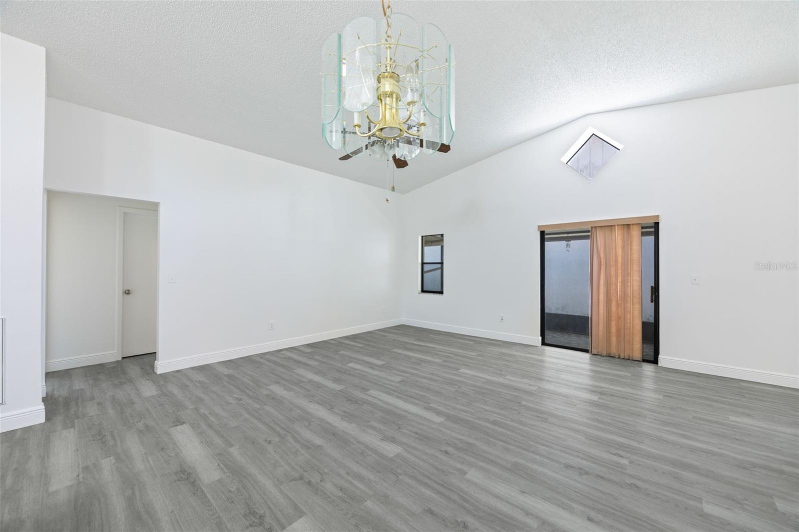 13427 LARAWAY DR — photo 20