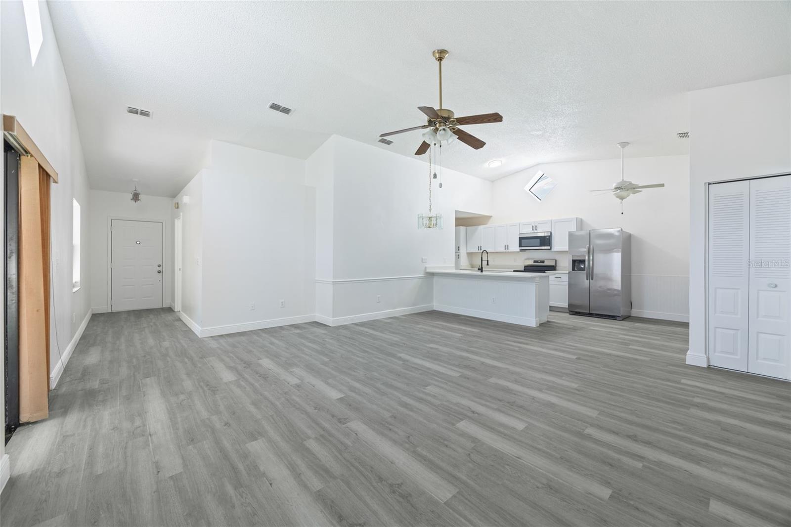 13427 LARAWAY DR — photo 19