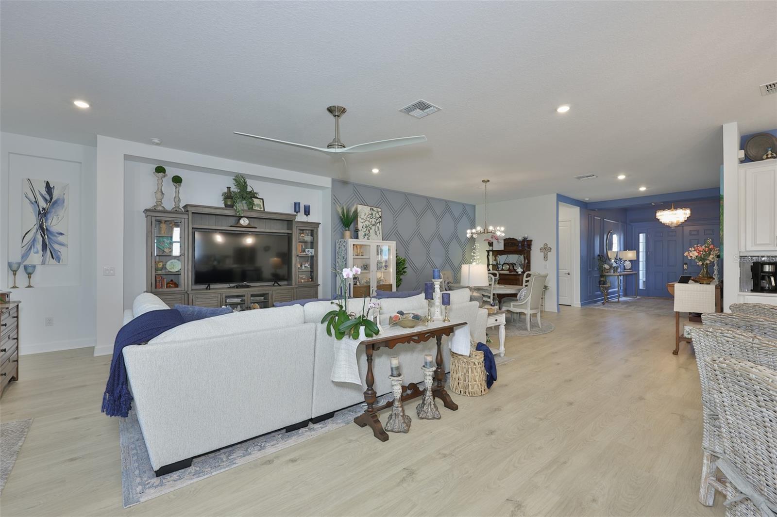5512 CASERTA CT — photo 15