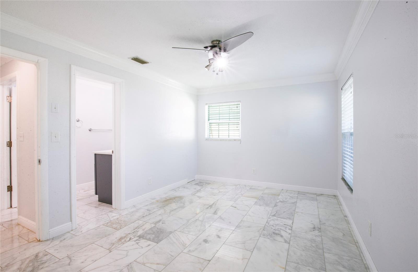 551 CRYSTAL DR — photo 34