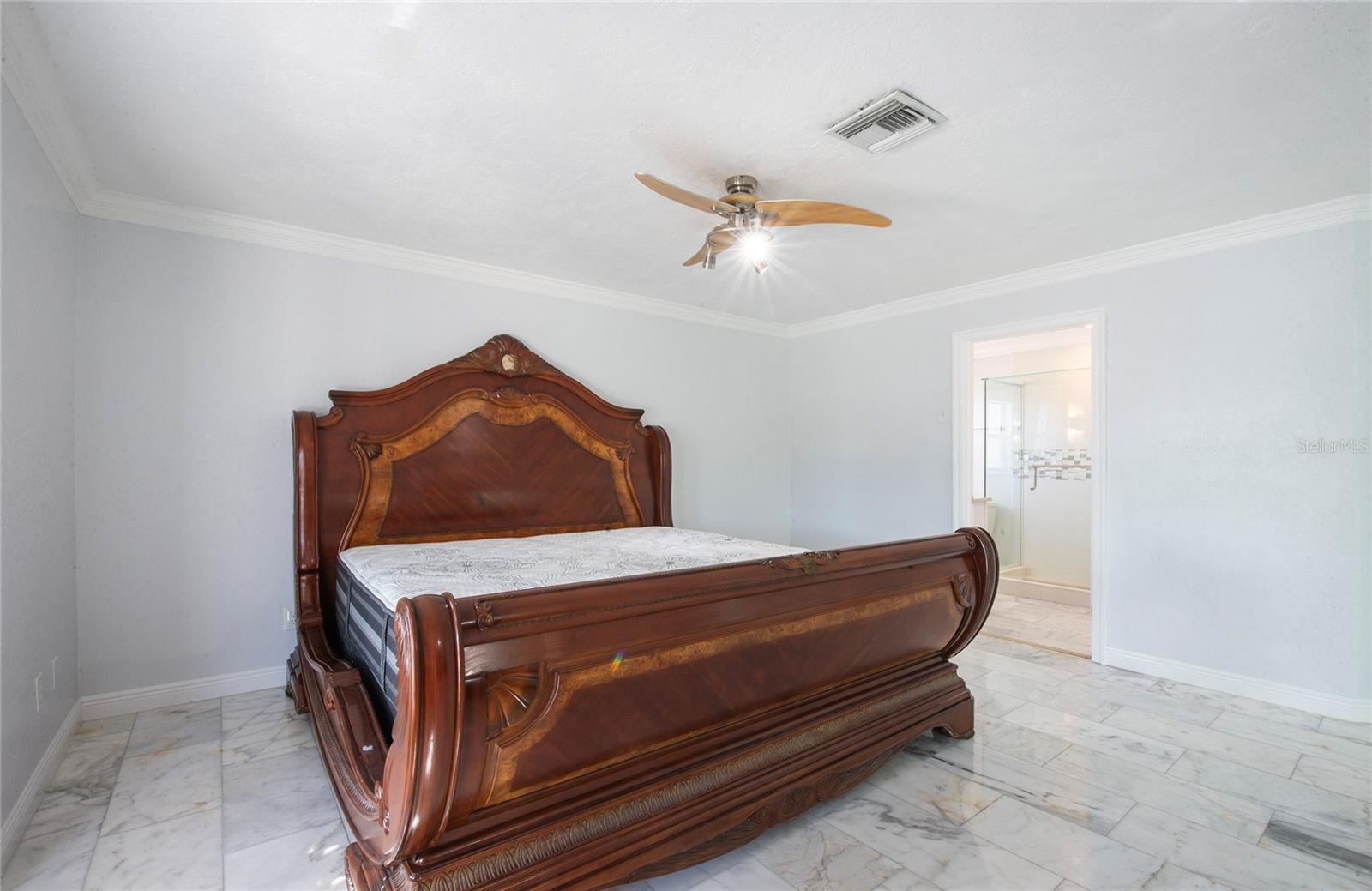 551 CRYSTAL DR — photo 45