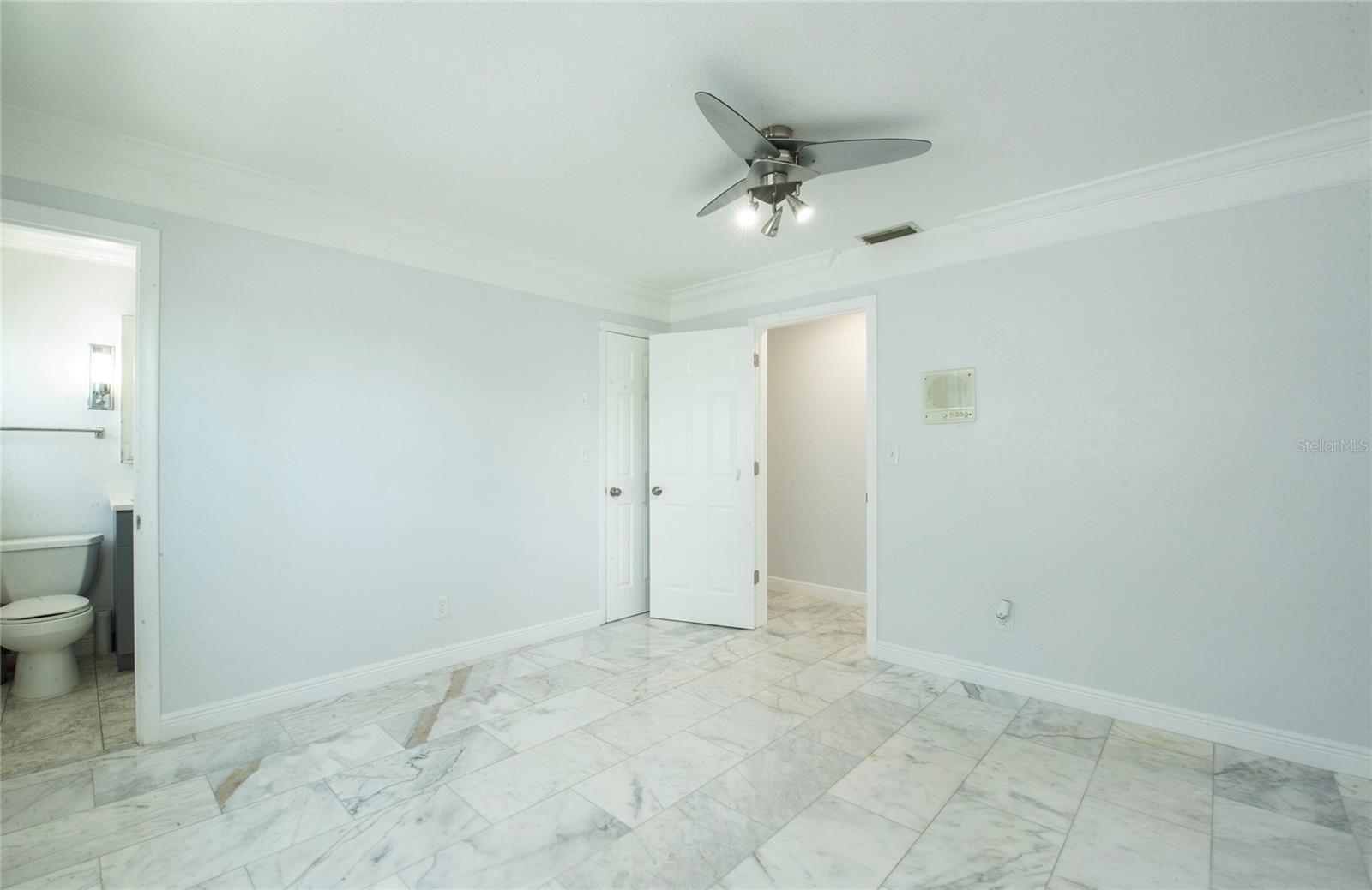 551 CRYSTAL DR — photo 39