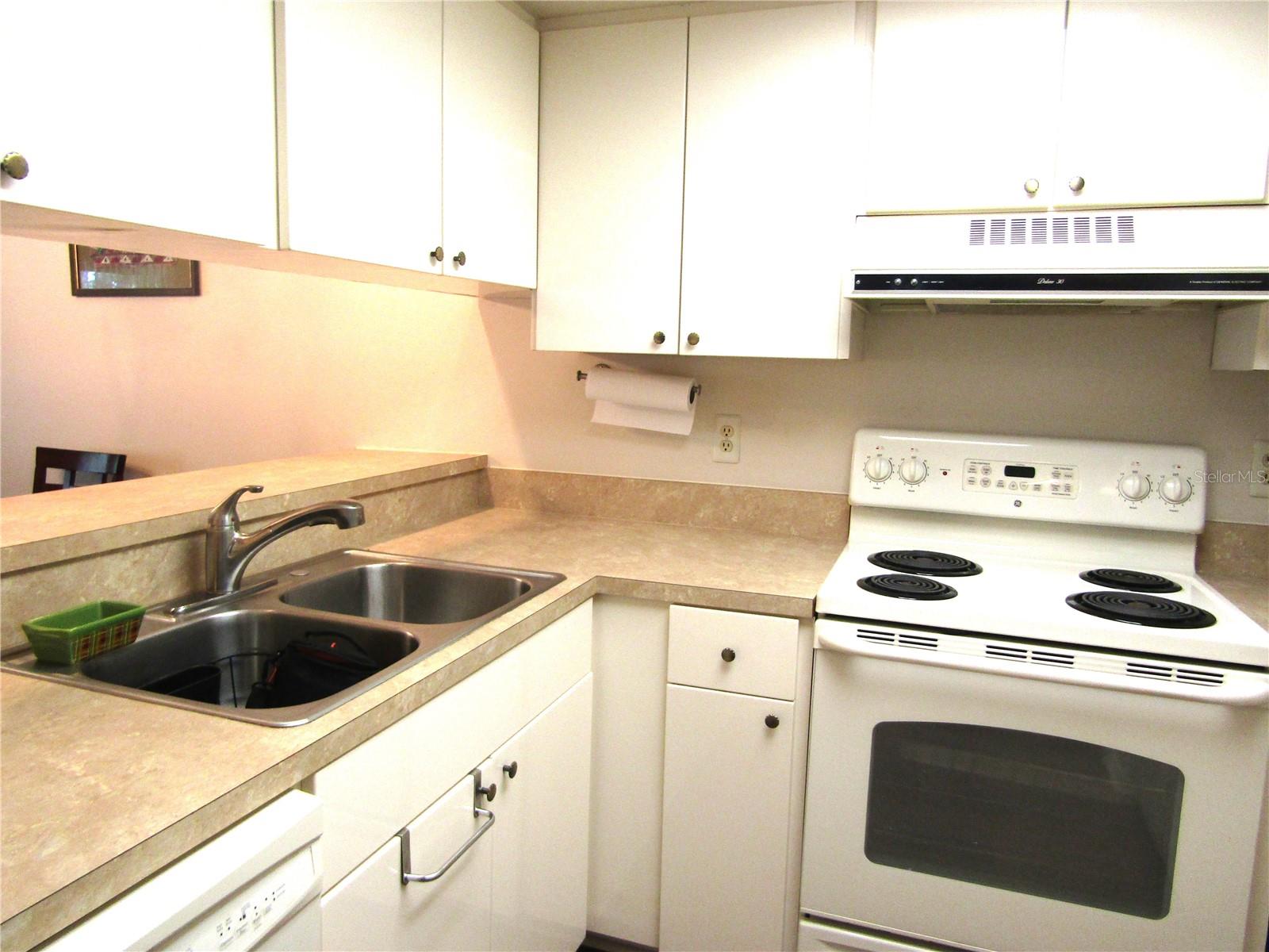 4632 RINGWOOD MDW #28 — photo 3