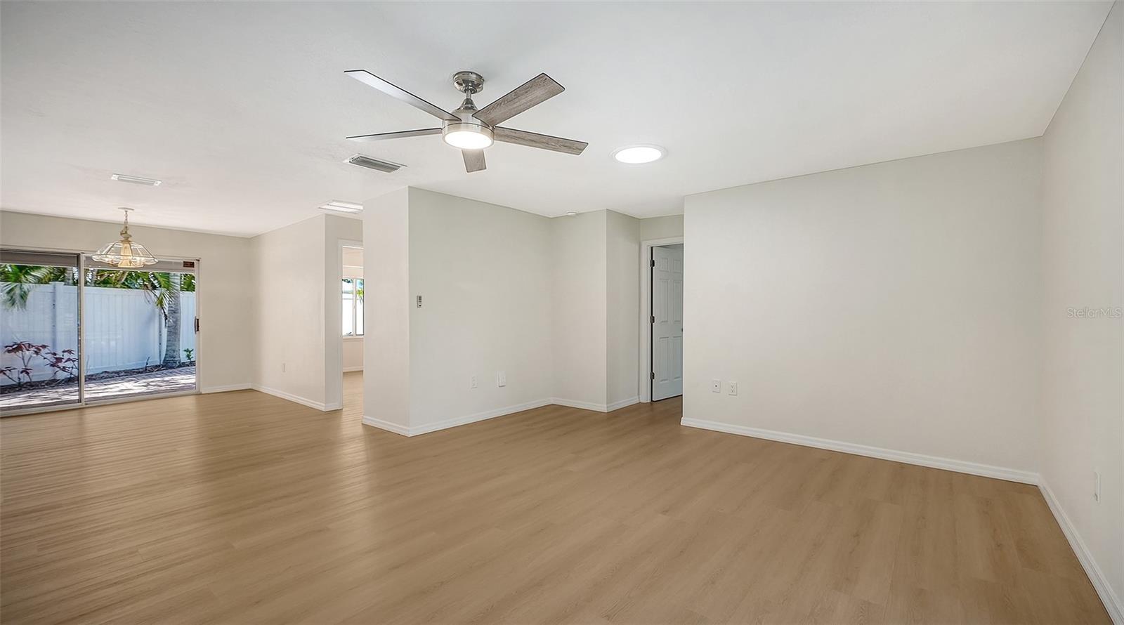 239 HOURGLASS WAY #V7 — photo 23