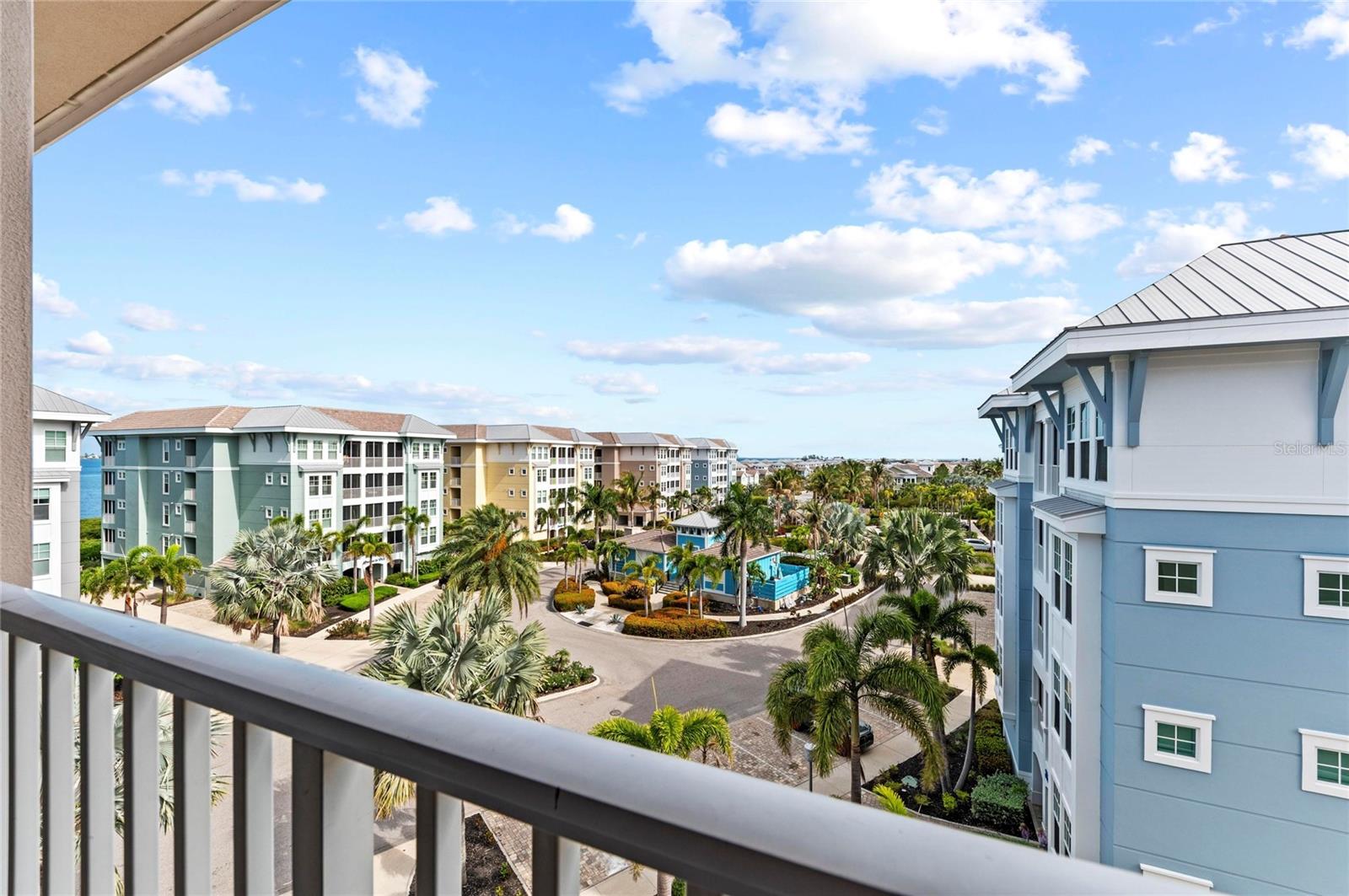 395 ARUBA CIR #402 — photo 36
