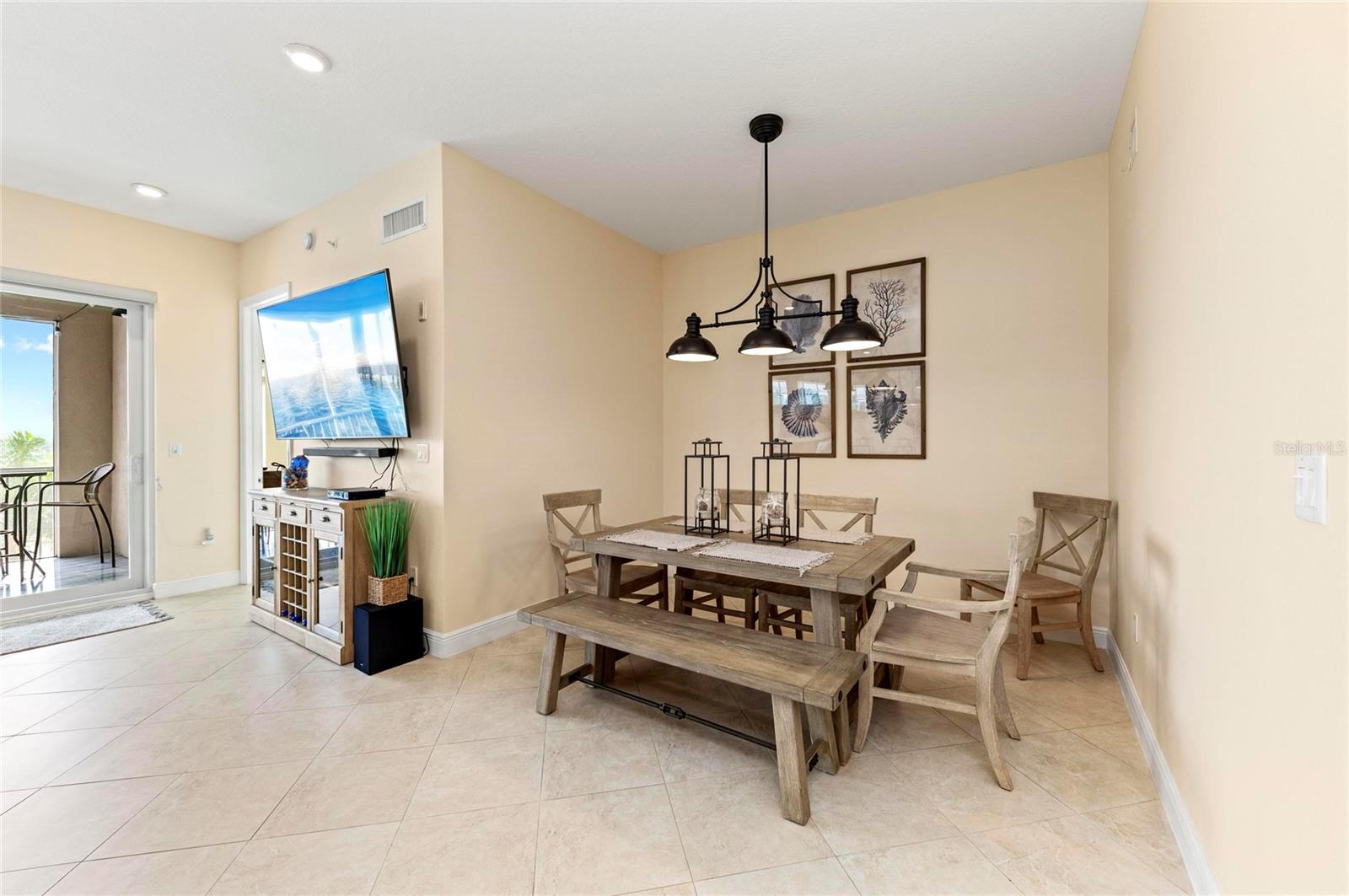 395 ARUBA CIR #402 — photo 10
