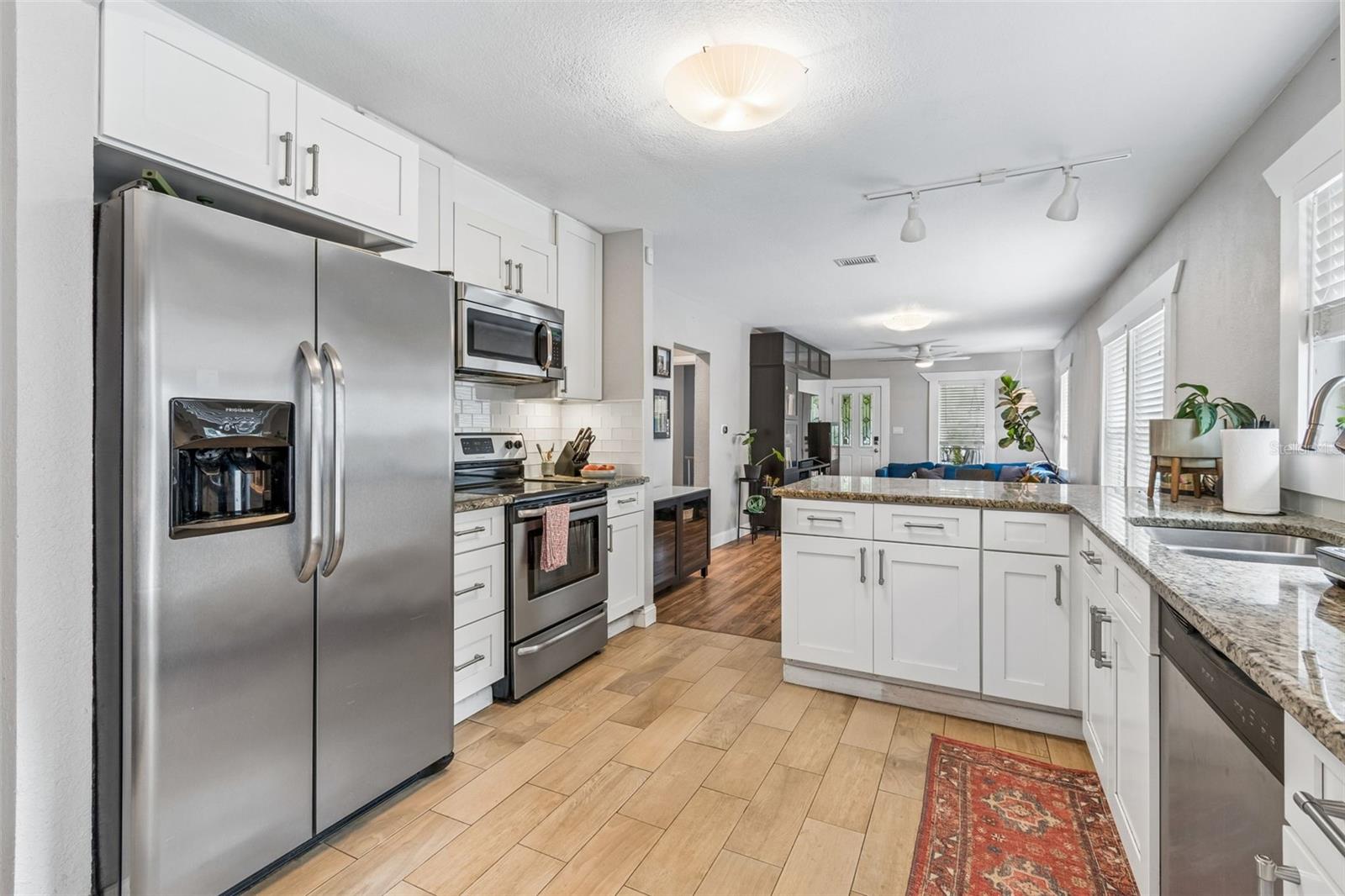 1220 E EMMA ST — photo 10