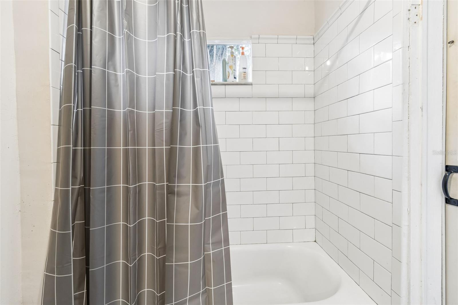1220 E EMMA ST — photo 39
