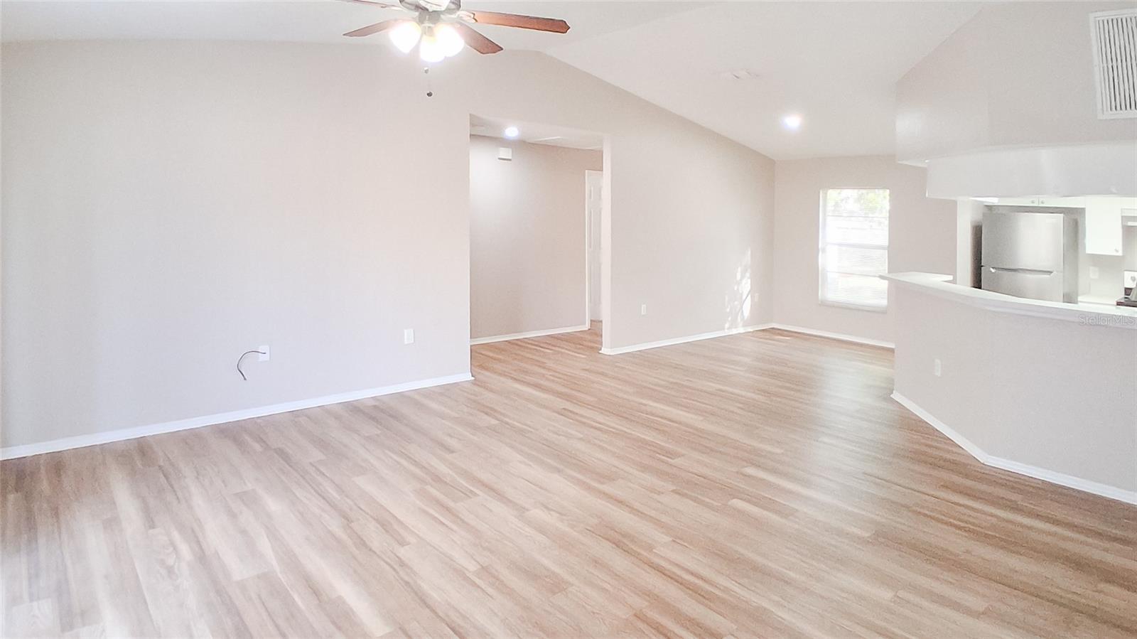 4311 THONOTOSASSA AVE — photo 2