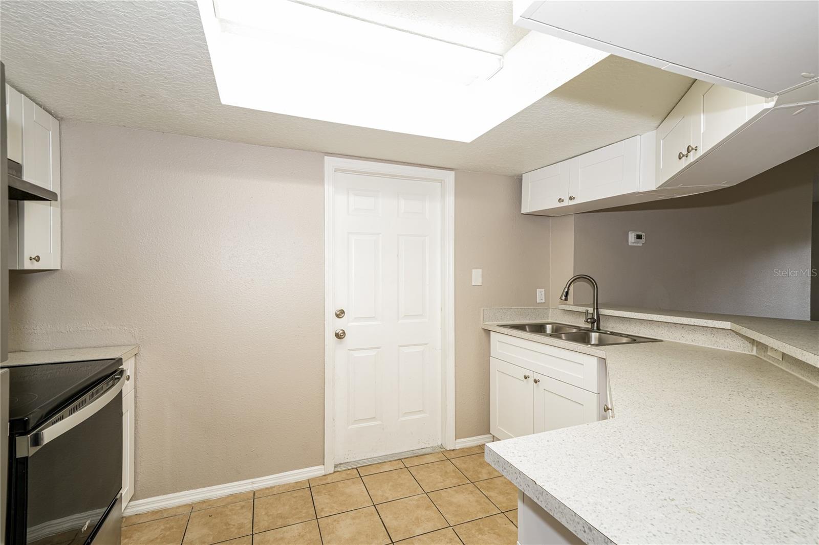 4311 THONOTOSASSA AVE — photo 24