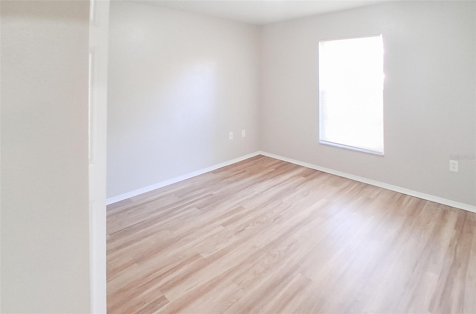 4311 THONOTOSASSA AVE — photo 10
