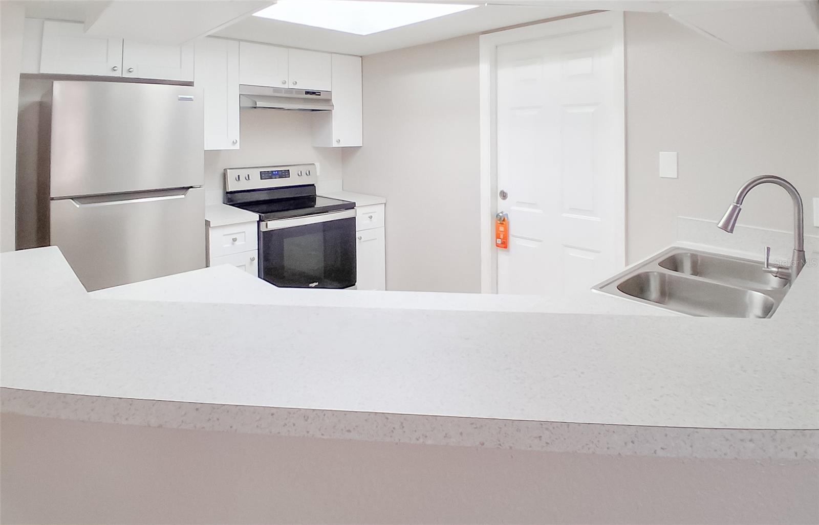 4311 THONOTOSASSA AVE — photo 4