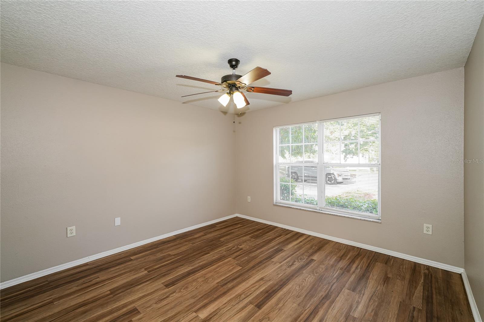 4311 THONOTOSASSA AVE — photo 27