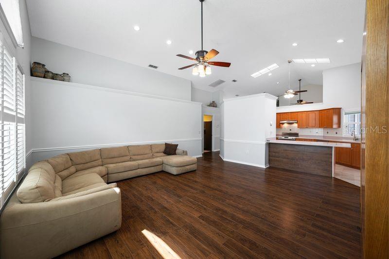 5321 GARDENS DR — photo 12