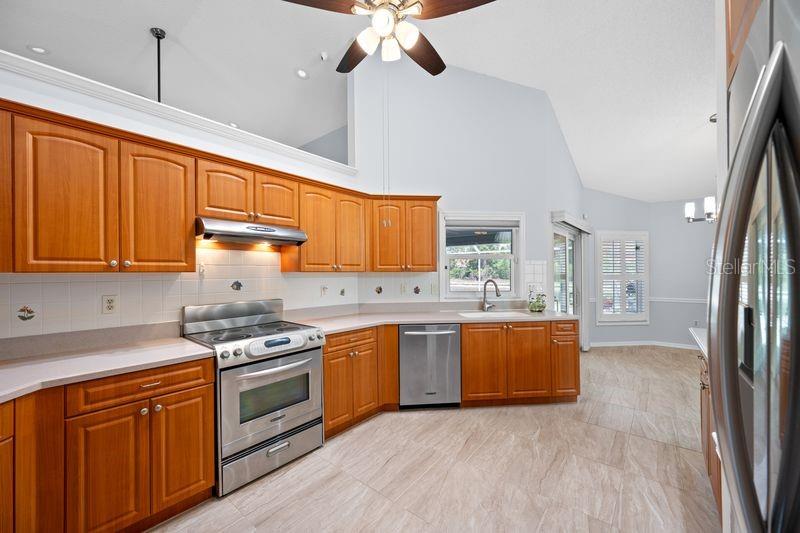 5321 GARDENS DR — photo 5