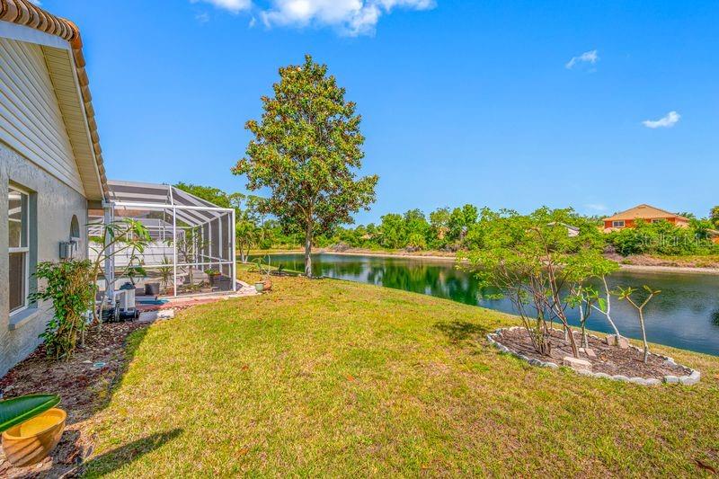 5321 GARDENS DR — photo 33