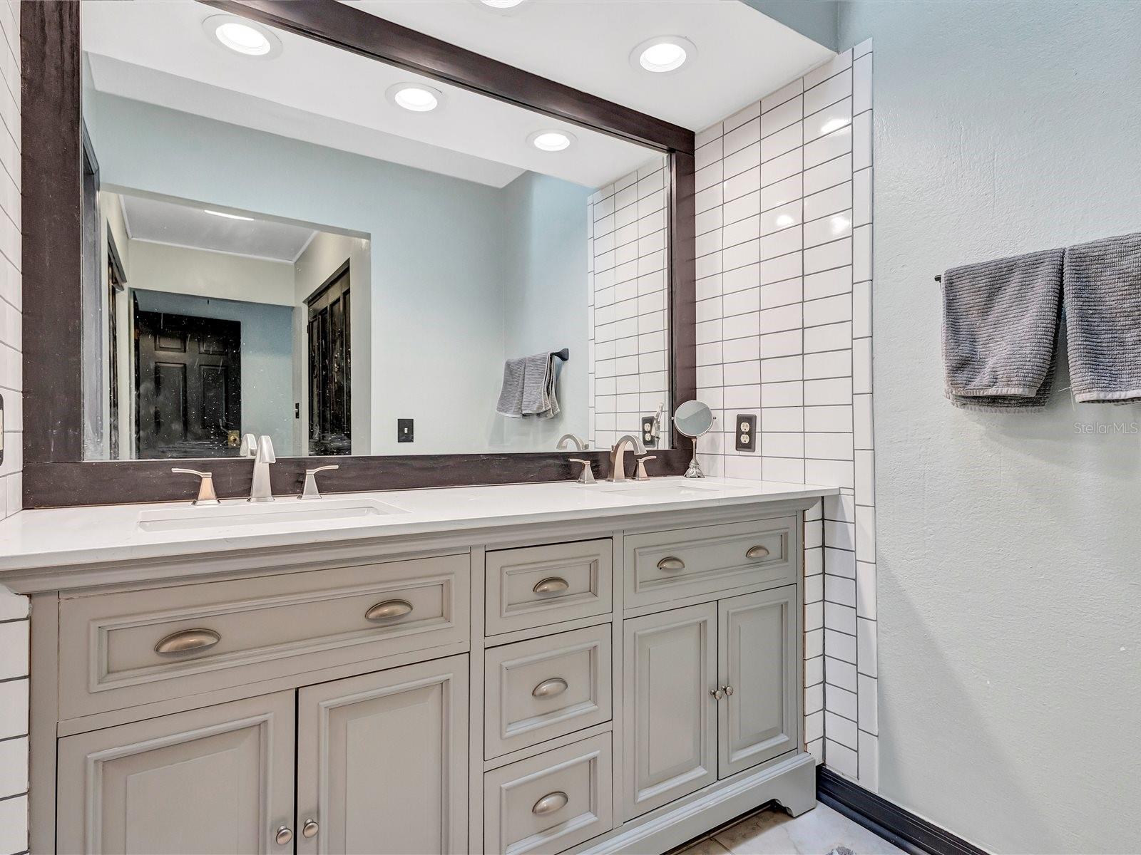 7581 CUMBERLAND RD #7 — photo 38
