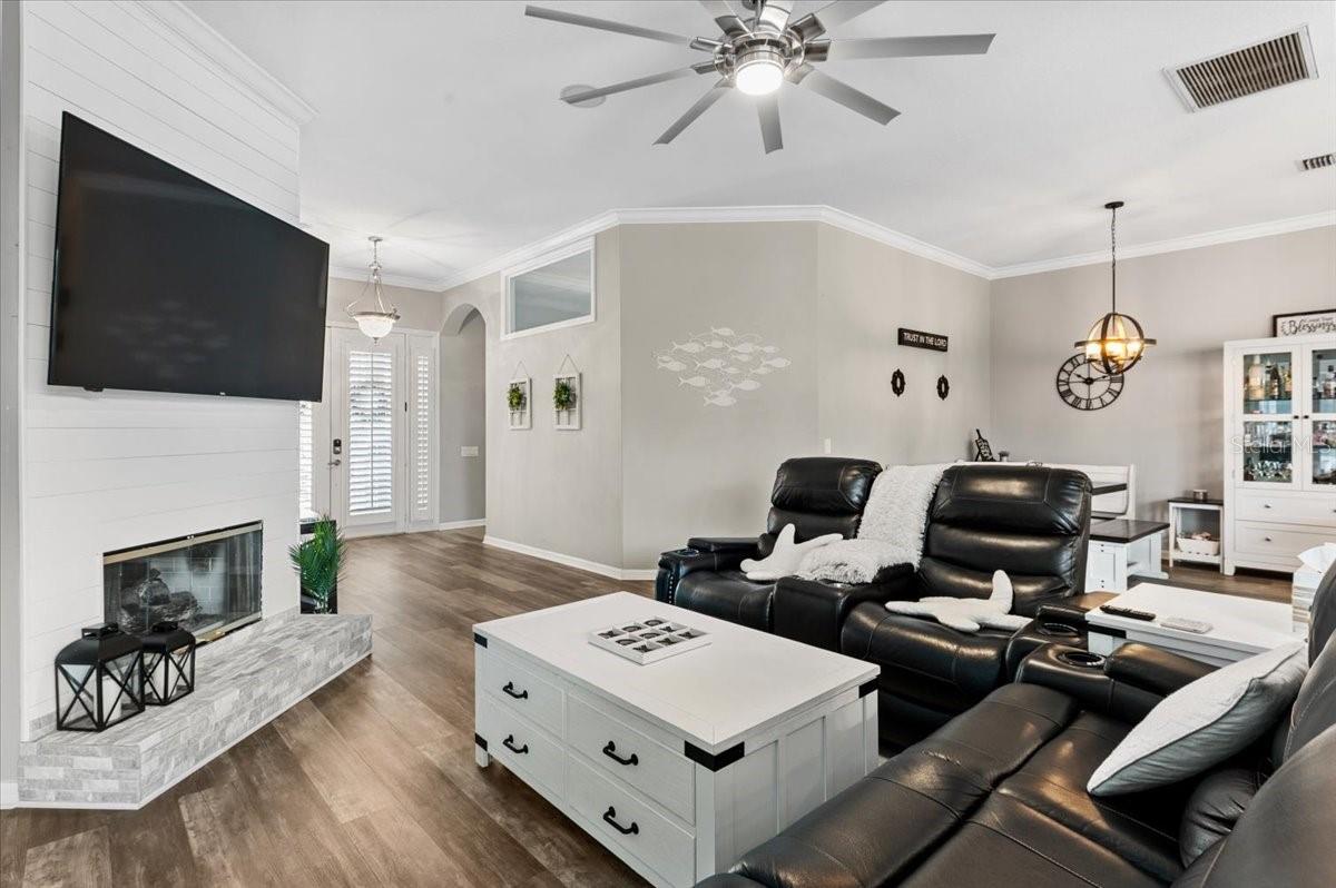 4748 COMPASS DR — photo 27