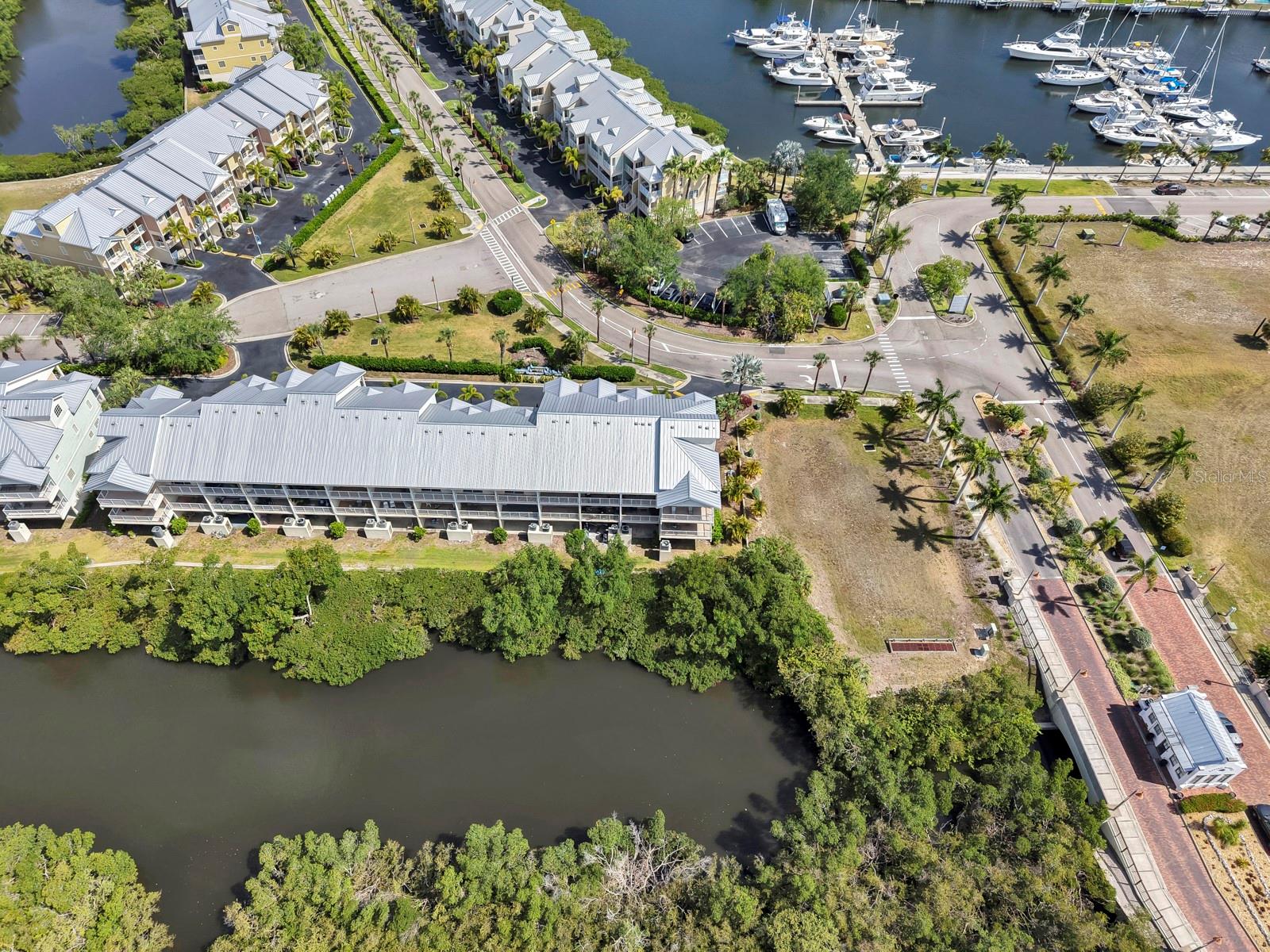 3202 MANGROVE POINT DR — photo 11