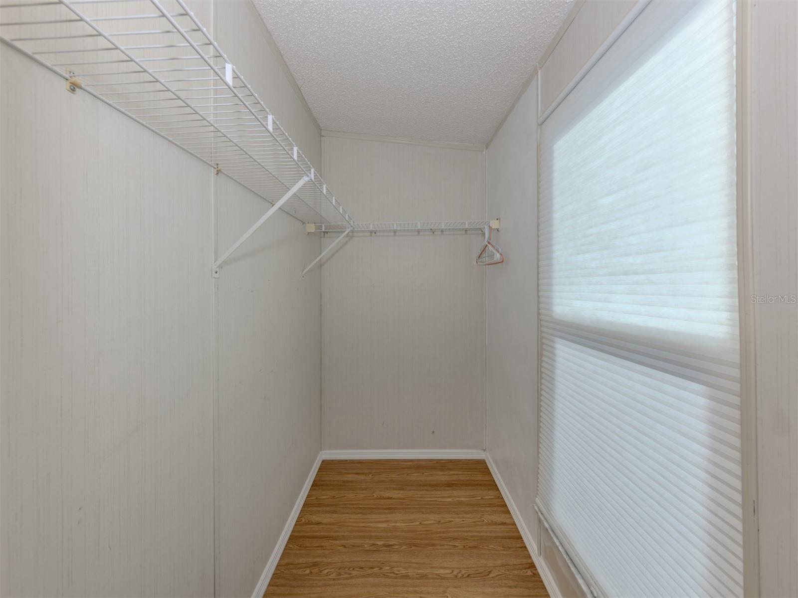592 PORTSIDE DR — photo 27