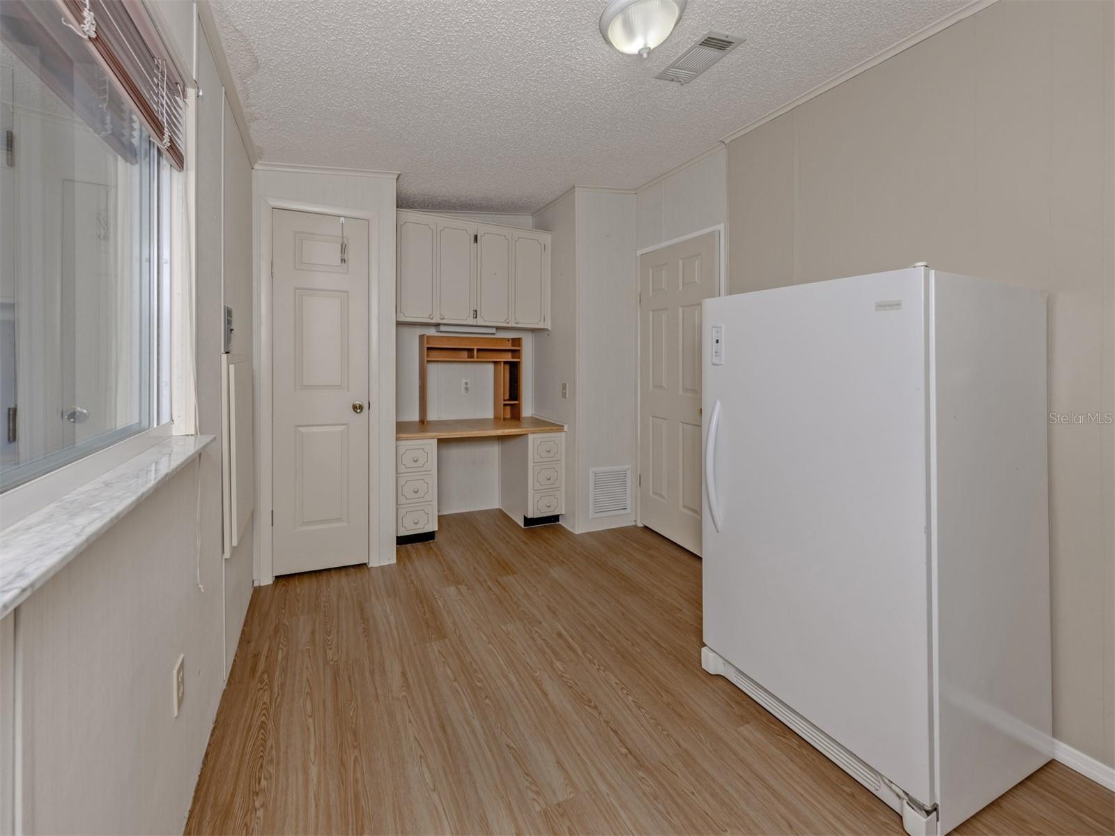 592 PORTSIDE DR — photo 28