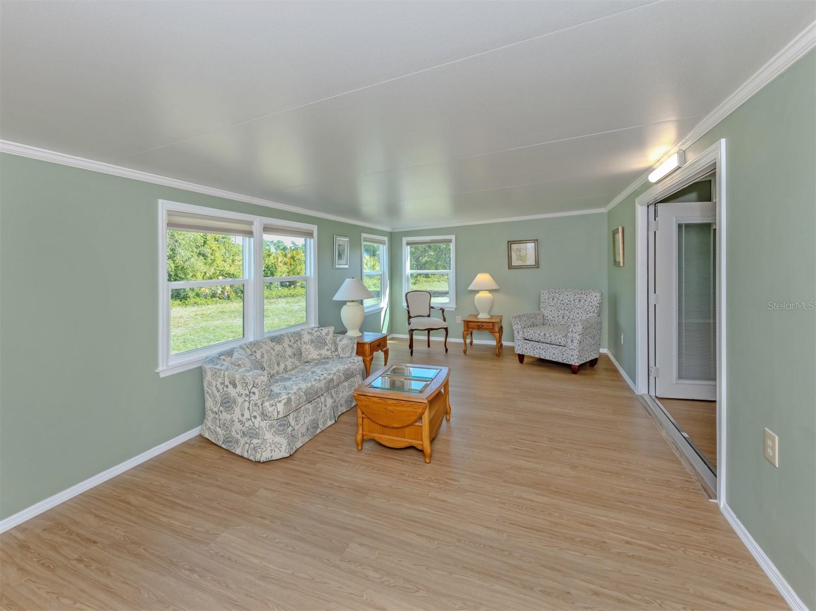 592 PORTSIDE DR — photo 18