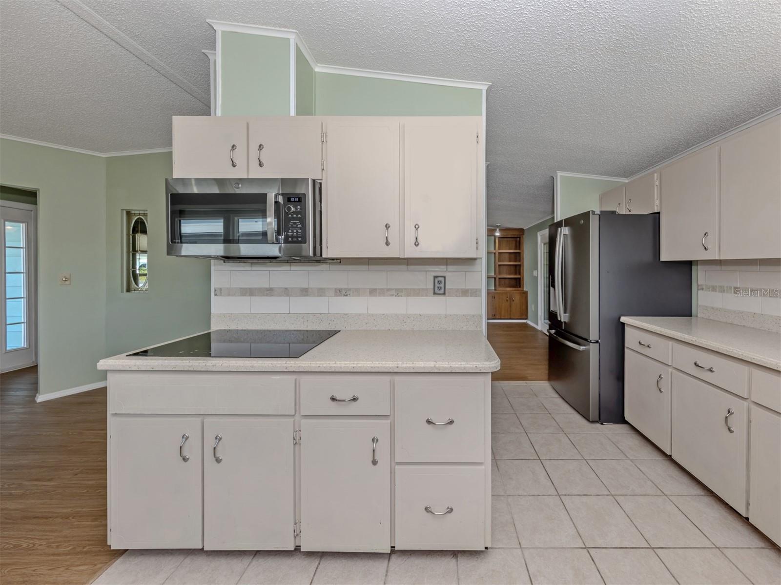 592 PORTSIDE DR — photo 16