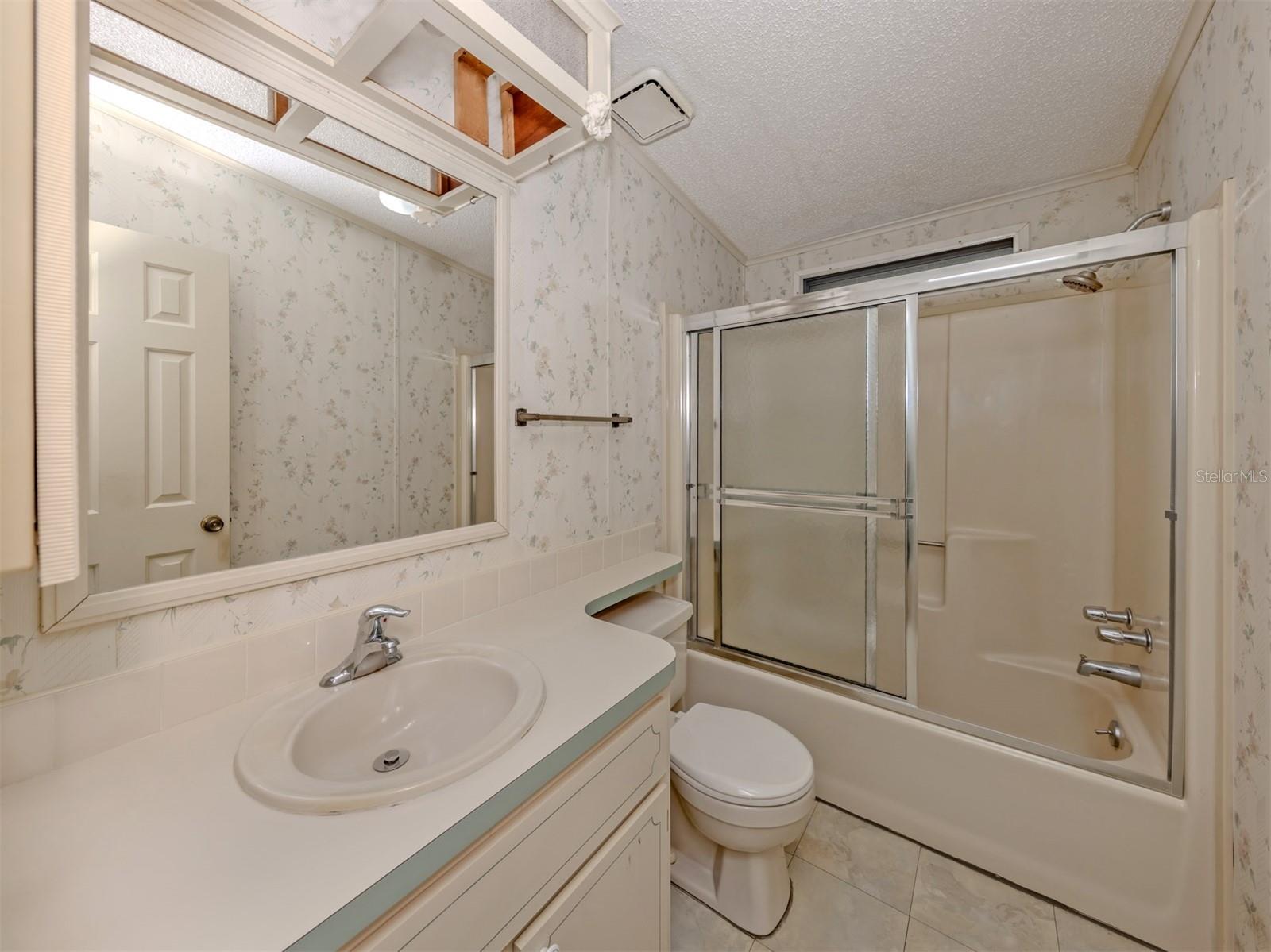 592 PORTSIDE DR — photo 24
