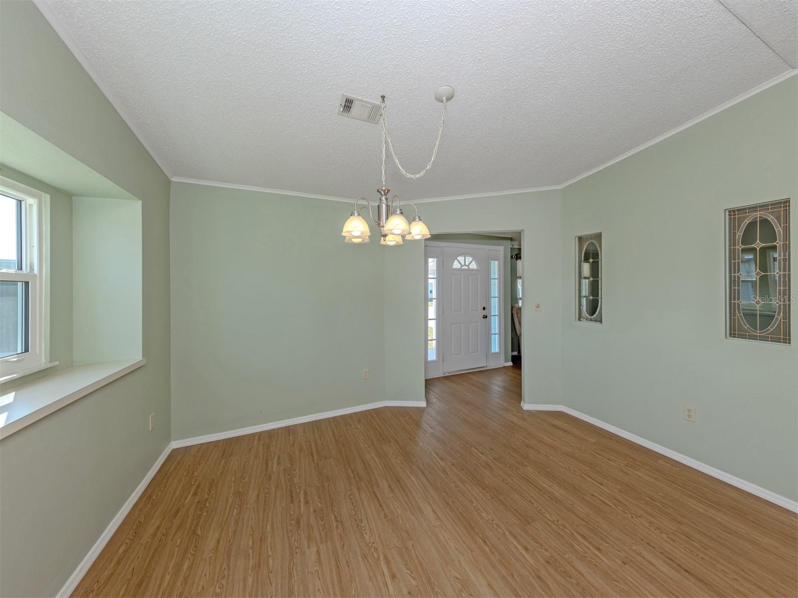 592 PORTSIDE DR — photo 13