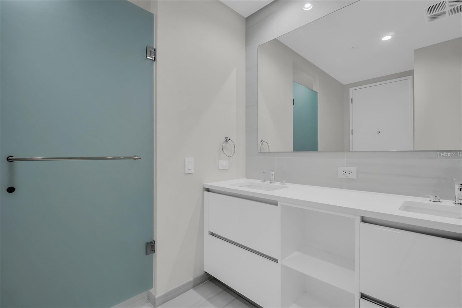 400 CENTRAL AVE #3603 — photo 38