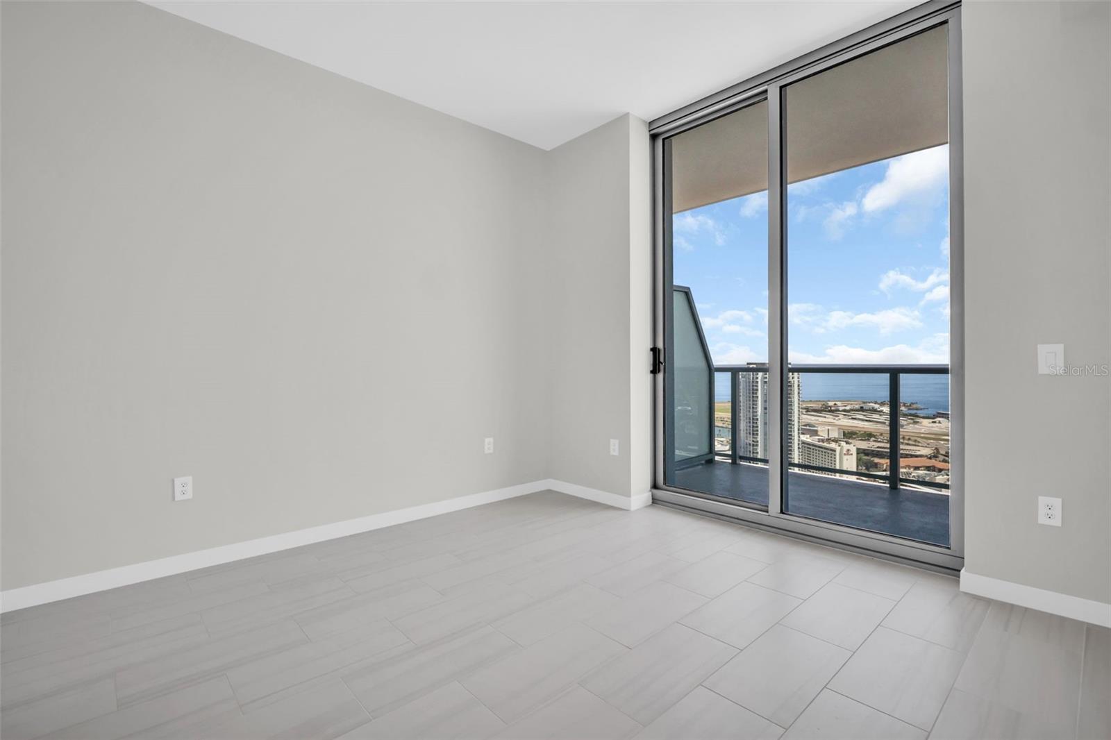 400 CENTRAL AVE #3603 — photo 32