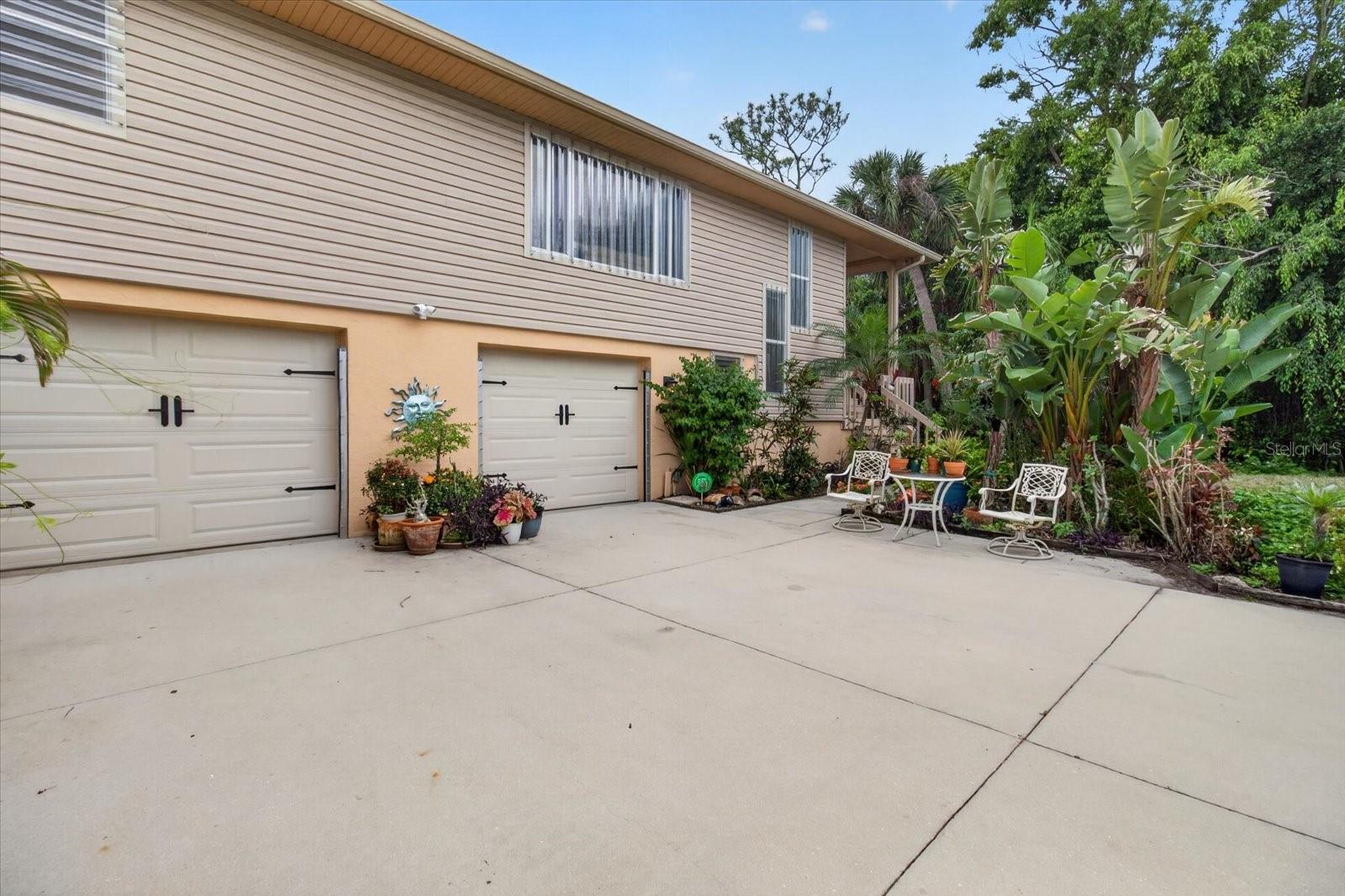 4190 STROMBUS RD — photo 8