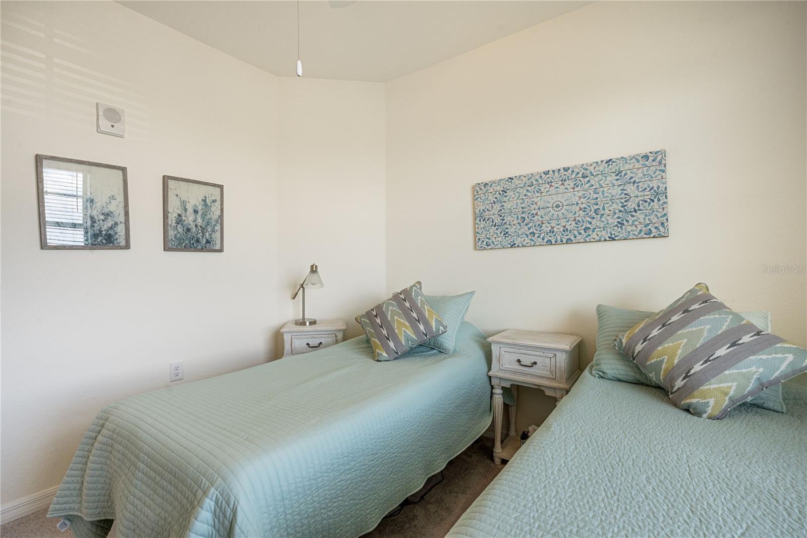 17724 GAWTHROP DR #301 — photo 32