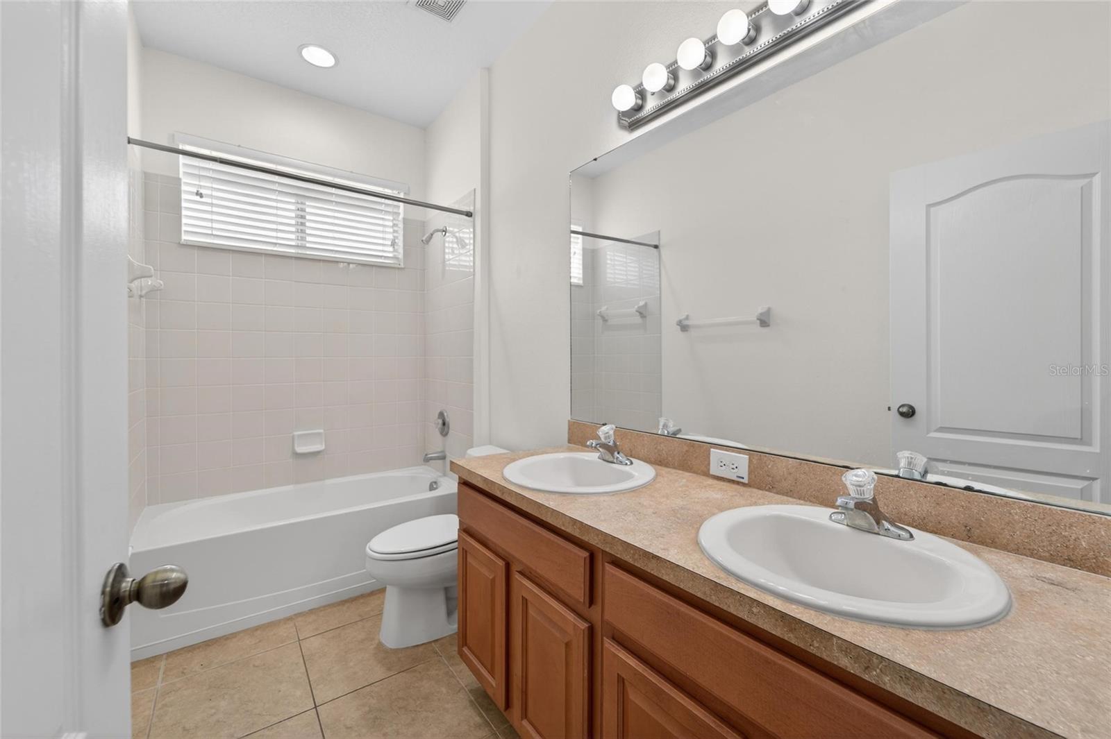 2309 SILVER TRUMPET CT — photo 28