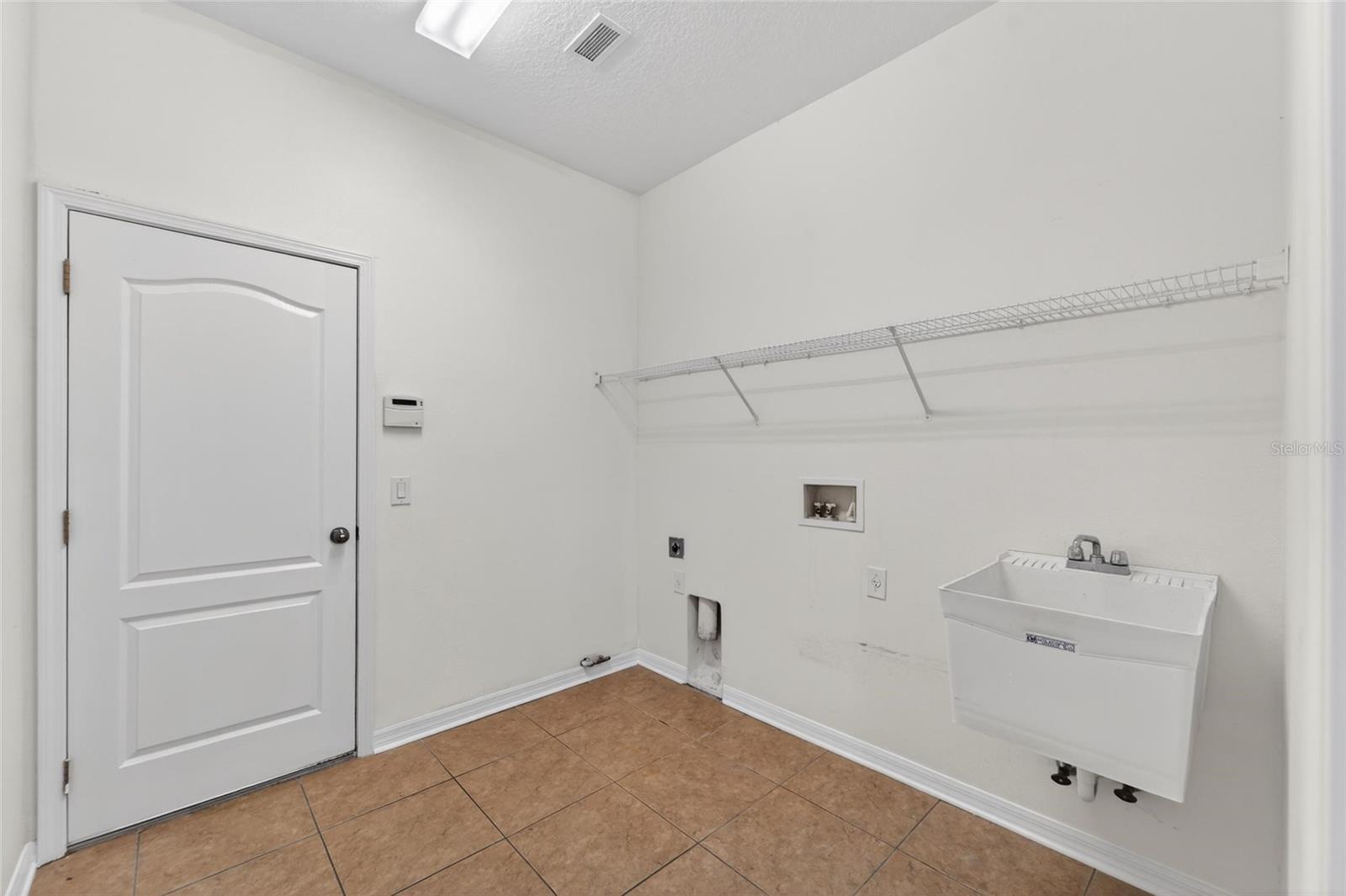 2309 SILVER TRUMPET CT — photo 23