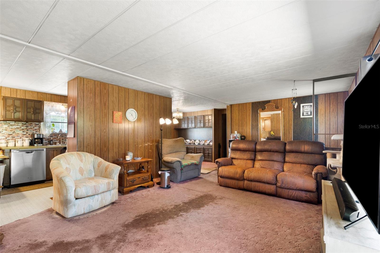 10220 WELLINGTON AVE — photo 13