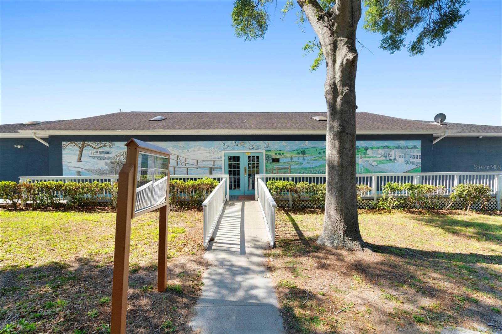 10220 WELLINGTON AVE — photo 43