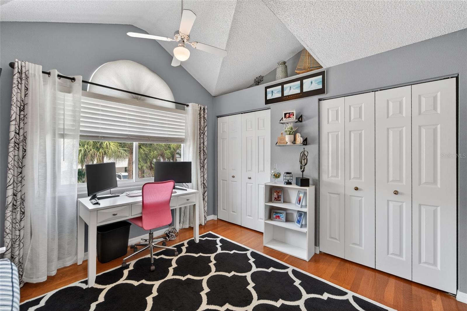 394 MADEIRA CIR — photo 39