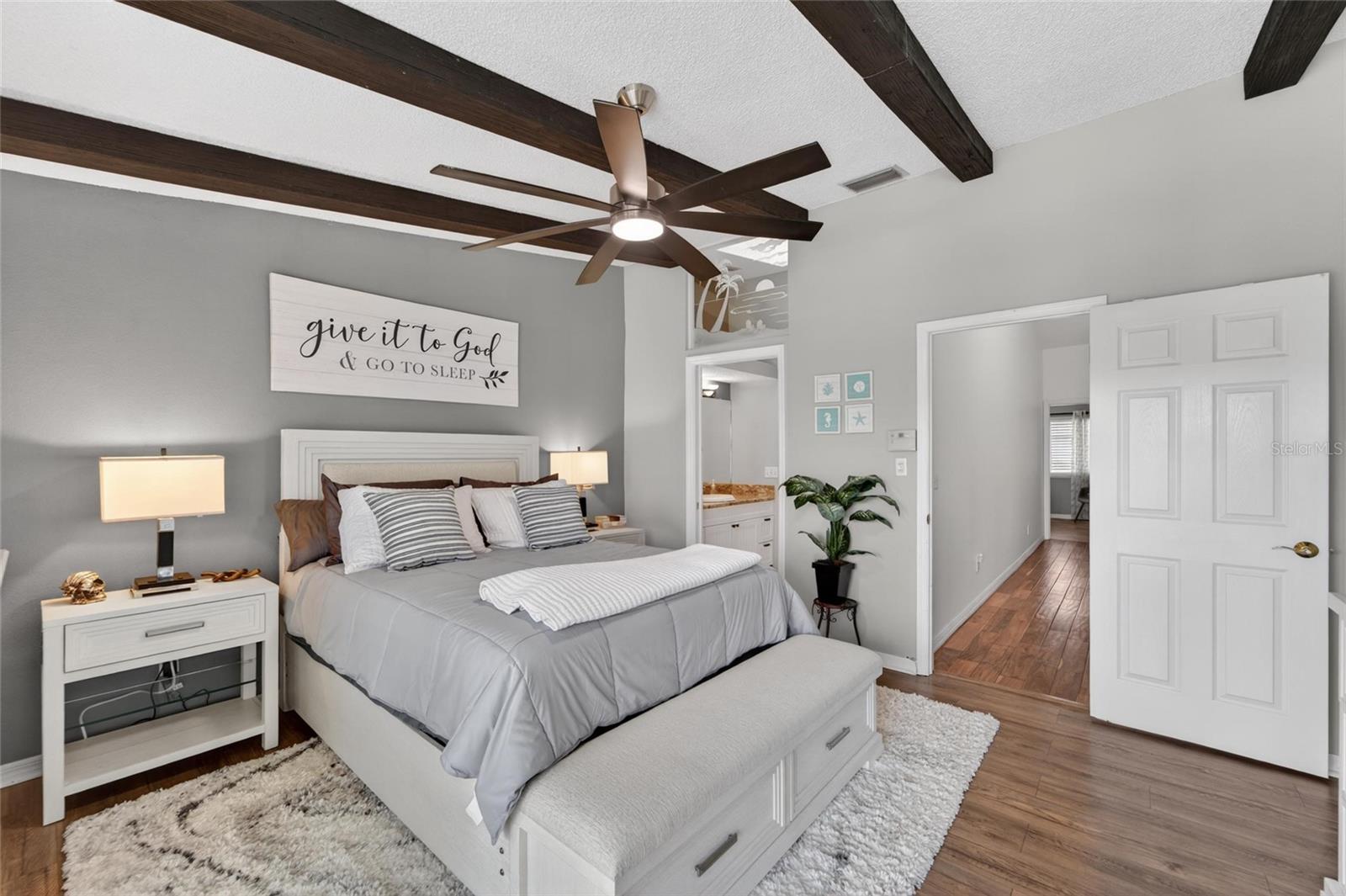 394 MADEIRA CIR — photo 25