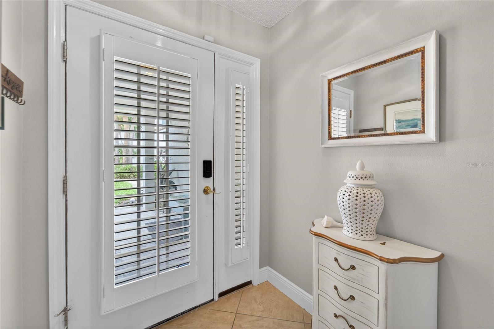 394 MADEIRA CIR — photo 44
