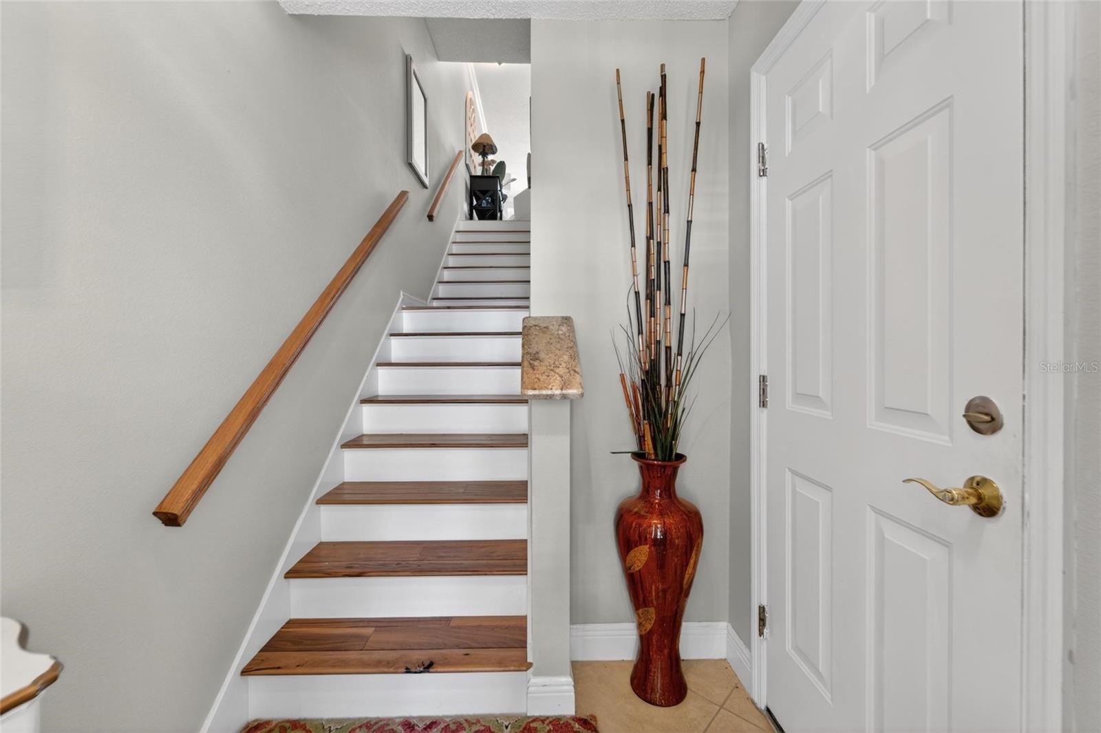 394 MADEIRA CIR — photo 47