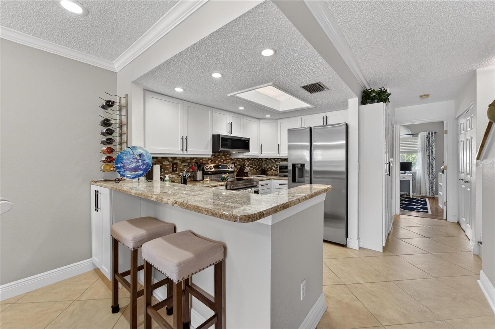394 MADEIRA CIR — photo 15