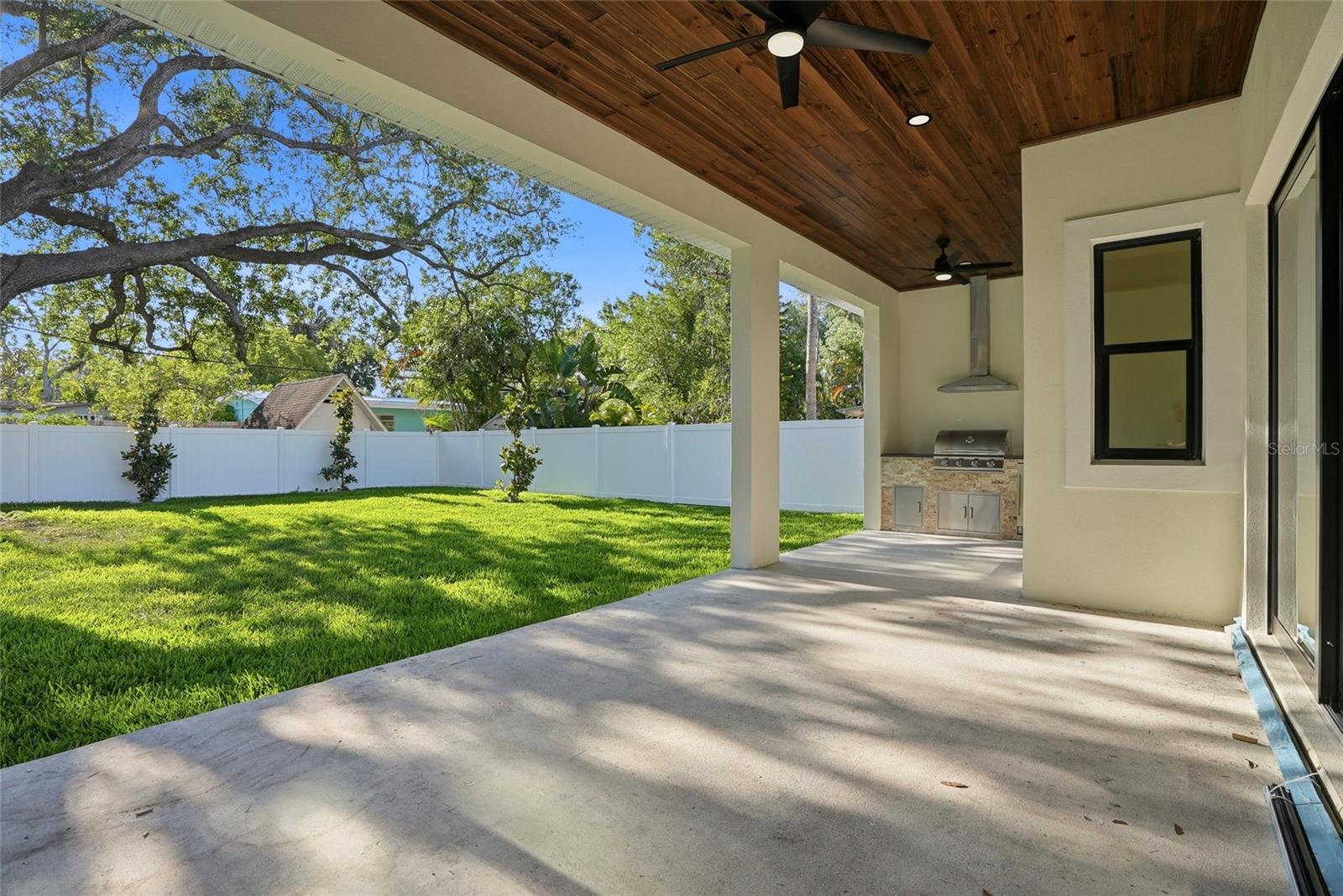 2376 RAJEL AVE — photo 35