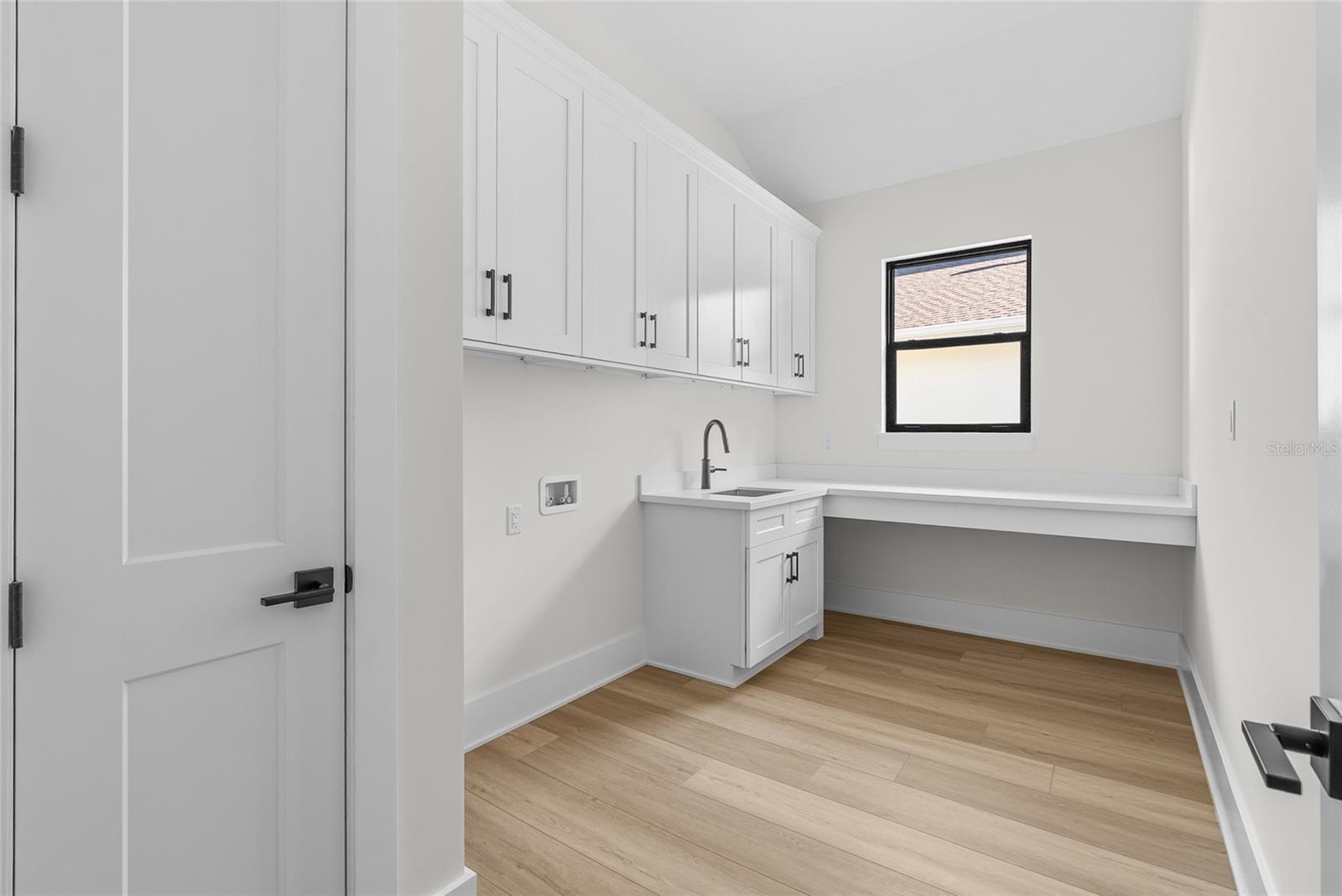 2376 RAJEL AVE — photo 32