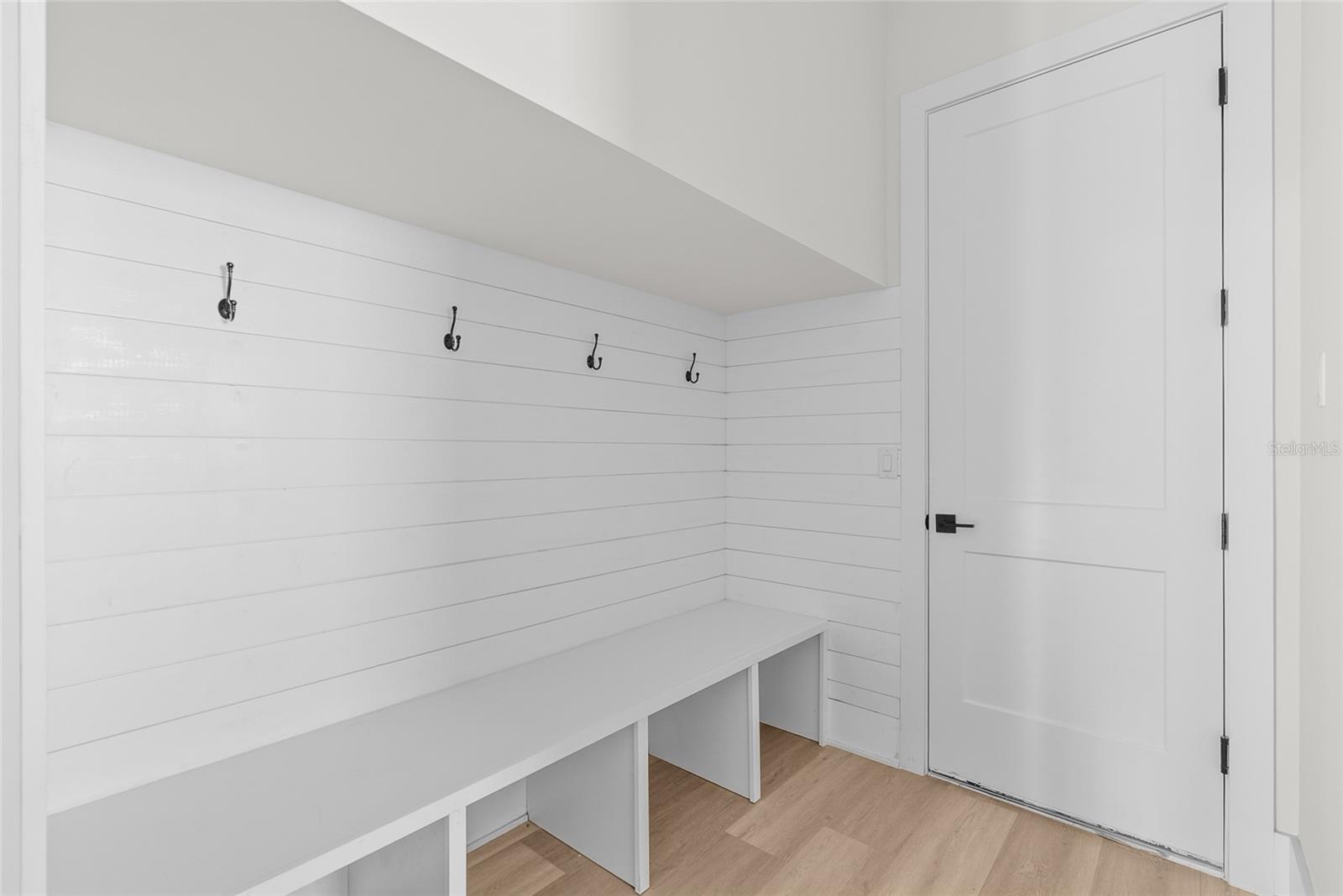 2376 RAJEL AVE — photo 33