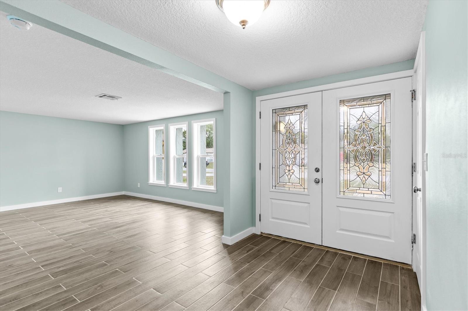 7427 SOUTHWIND DR — photo 16
