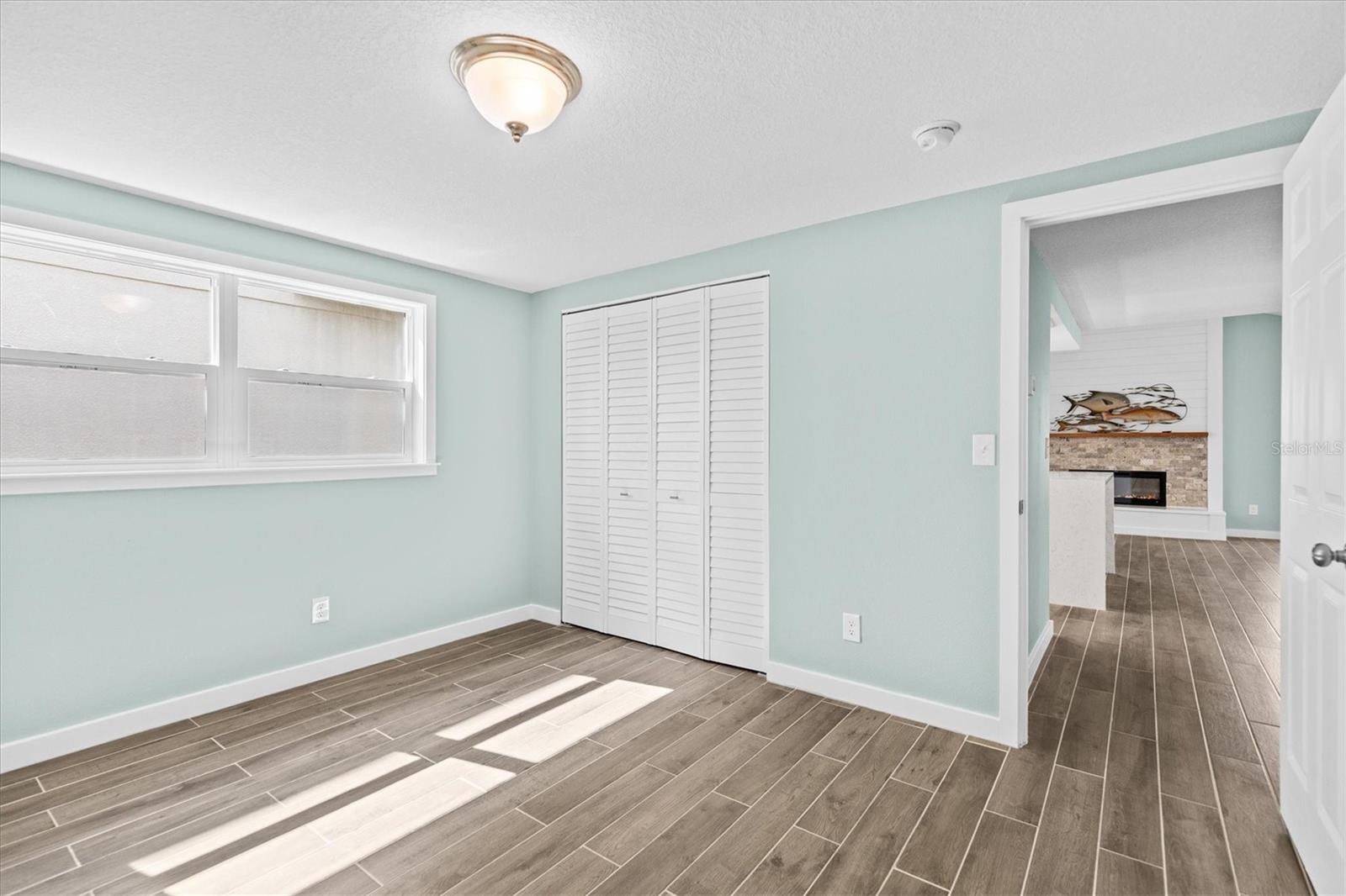 7427 SOUTHWIND DR — photo 41