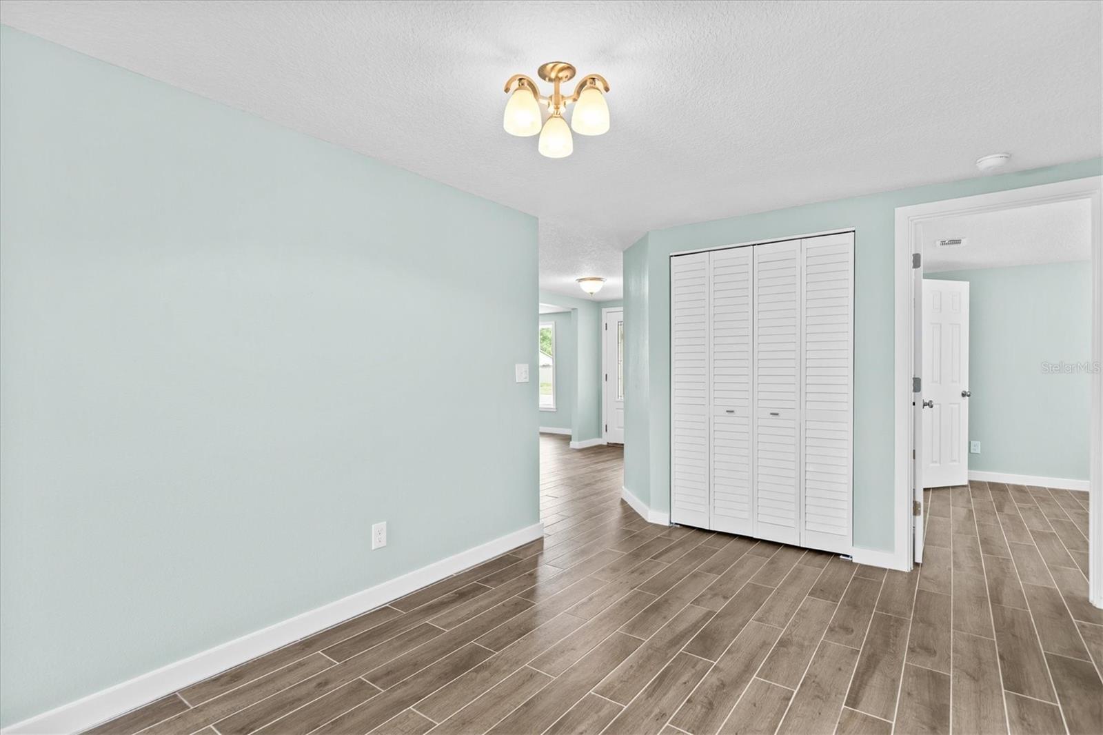7427 SOUTHWIND DR — photo 22